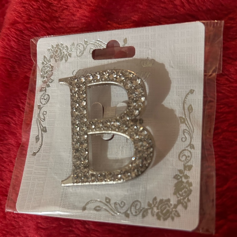 Elegant rhinestone letter “B” brooch Silver tone